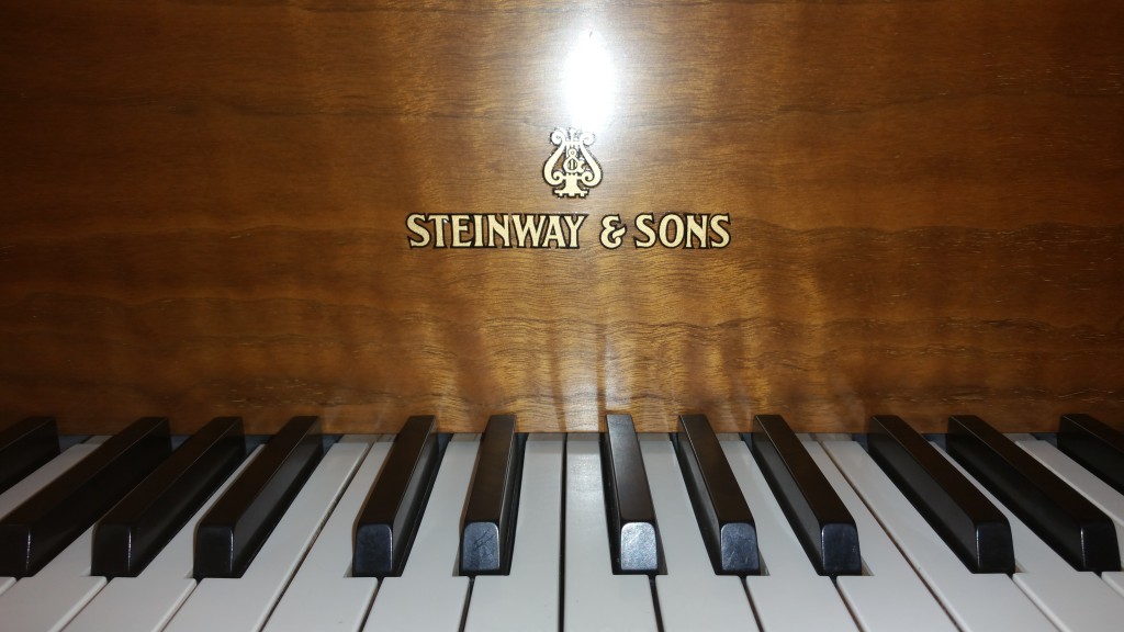 Steinway M cherry keys